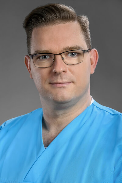 Dr. Molnar Lehel Ferenc @ clinica implantologie - zahnimplantat-Klinik: molnar dental